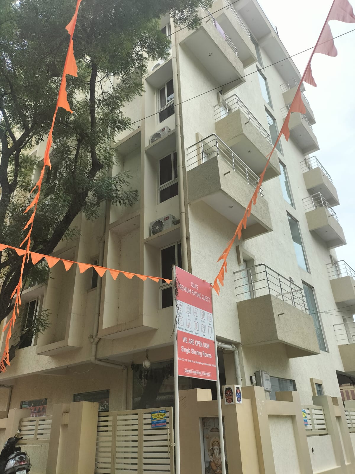 12 Comfortable and Pocket friendly for Single or Family at OJAS PREMIUM PAYING GUEST, Hyderabad, India