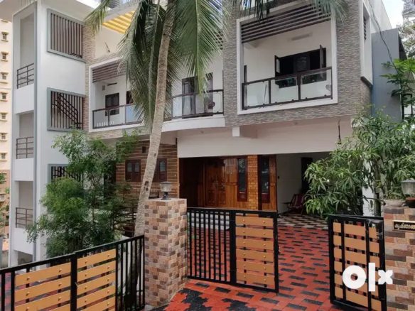 7BHK 10 CENT 5500 SQFT 10 CAR PARKING SPACIOUS HOUSE NEAR TECHNOPARK