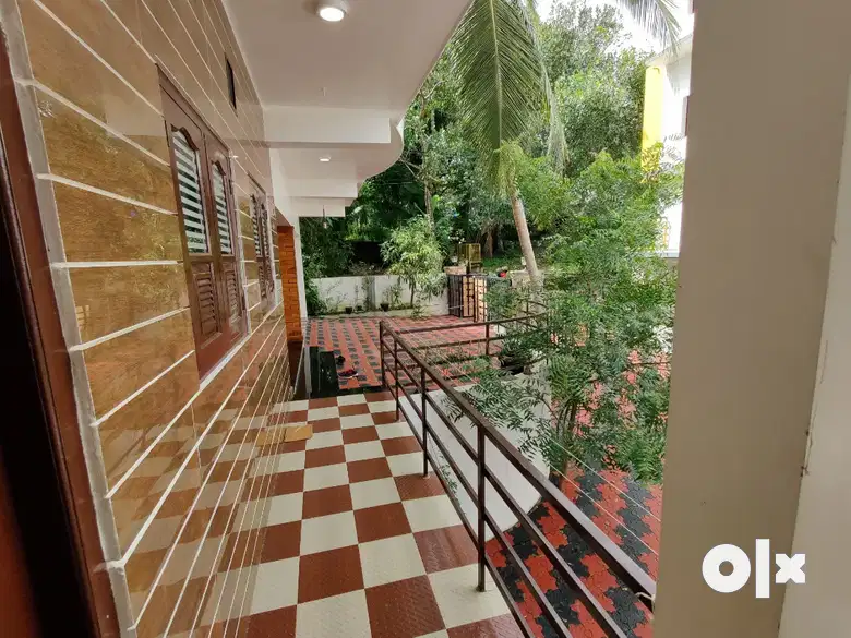 7BHK 10 CENT 5500 SQFT 10 CAR PARKING SPACIOUS HOUSE NEAR TECHNOPARK