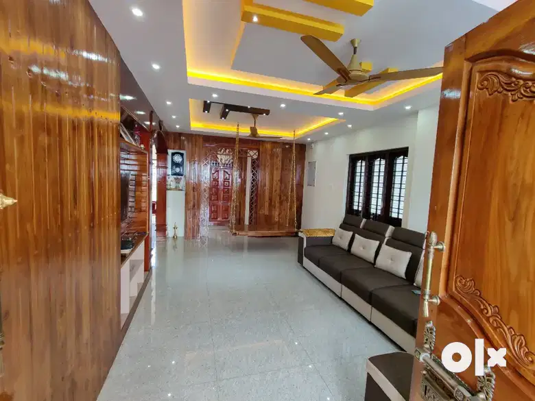 7BHK 10 CENT 5500 SQFT 10 CAR PARKING SPACIOUS HOUSE NEAR TECHNOPARK