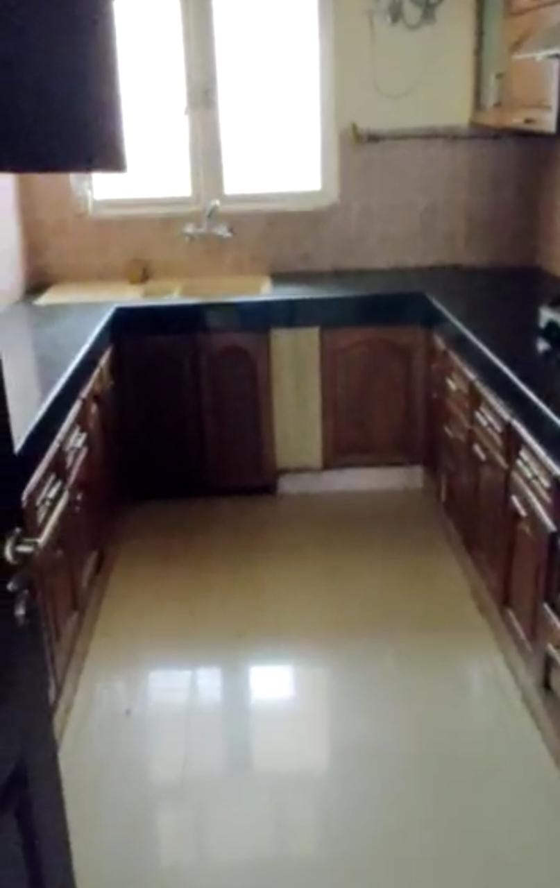b Beautiful 3 Bed Flat for rent in Eldeco Greens, Greater Noida, India