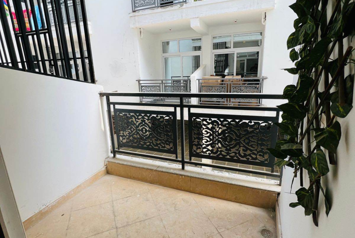 2 beds 2 baths Flat for Sale, Uttar Pradesh, India
