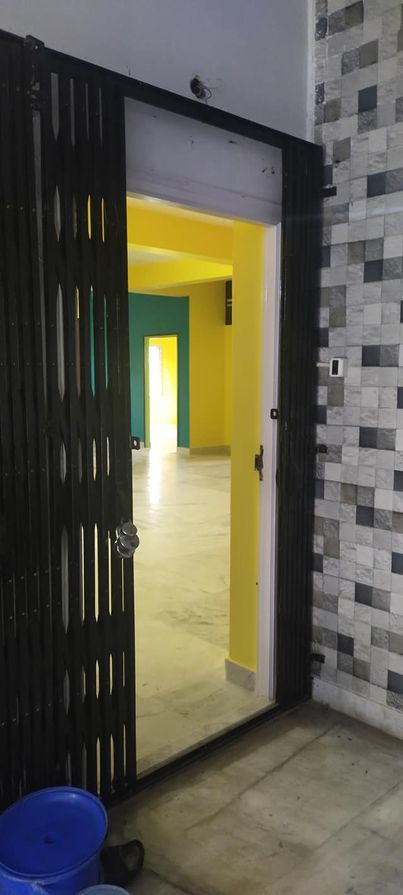 adi 3 Bed FLAT FOR SALE, Paik Para, Paikpara, Kolkata, West Bengal, India