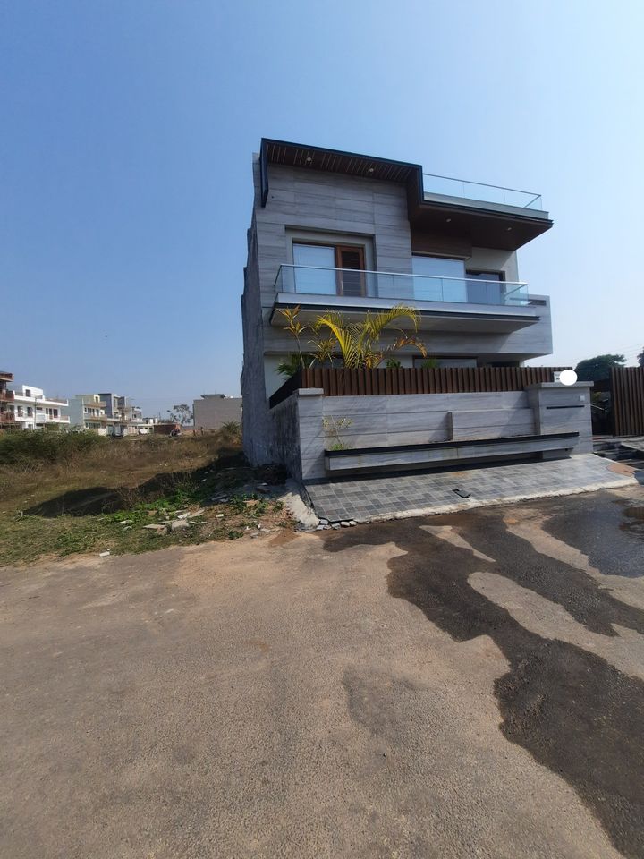3 beds 3 baths House for Sale in Chandigarh