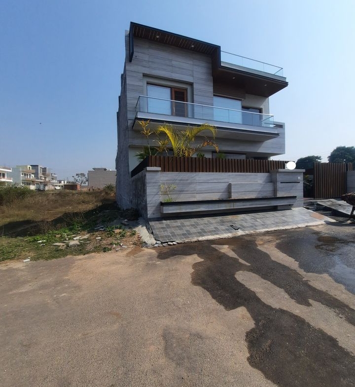 3 beds 3 baths House for Sale in Chandigarh