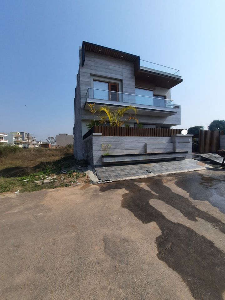 3 beds 3 baths House for Sale in Chandigarh