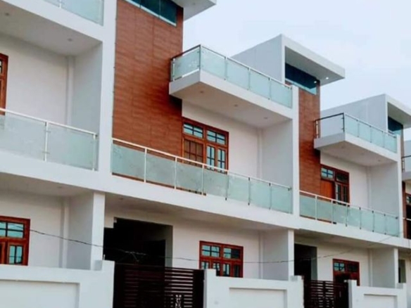 3 Beds Apartment for Sale Uttar Pradesh, India