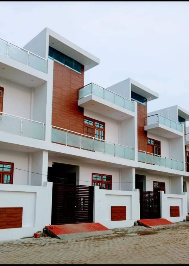 l 3 Beds Apartment for Sale Uttar Pradesh, India