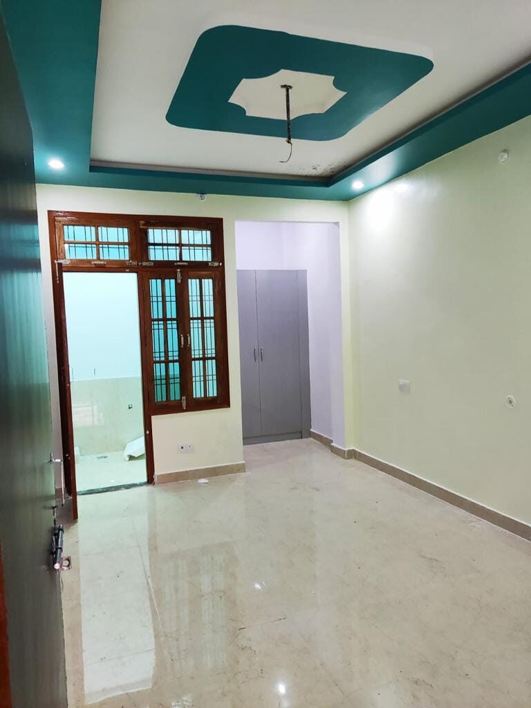 l5 3 Beds Apartment for Sale Uttar Pradesh, India