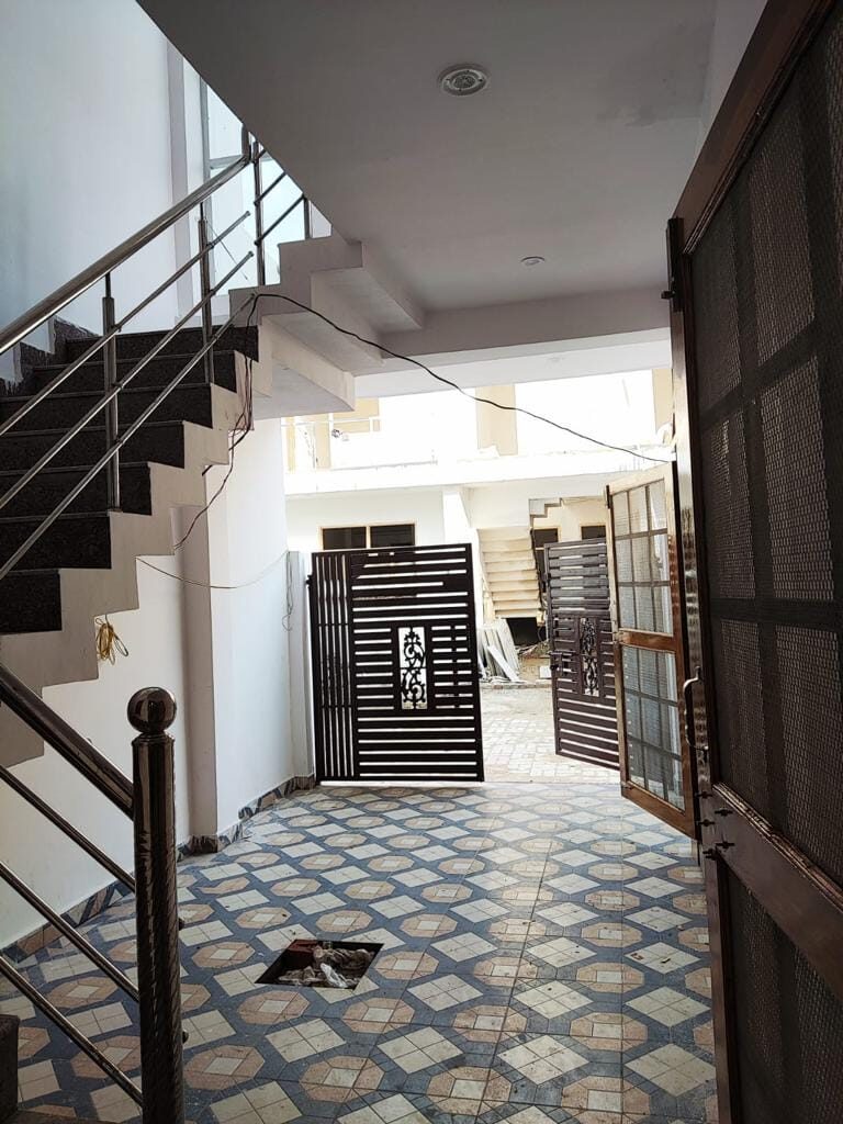 l6 3 Beds Apartment for Sale Uttar Pradesh, India