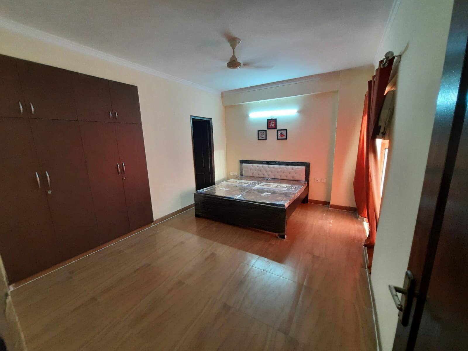 pat 1 Bed for Rent in Noida, India