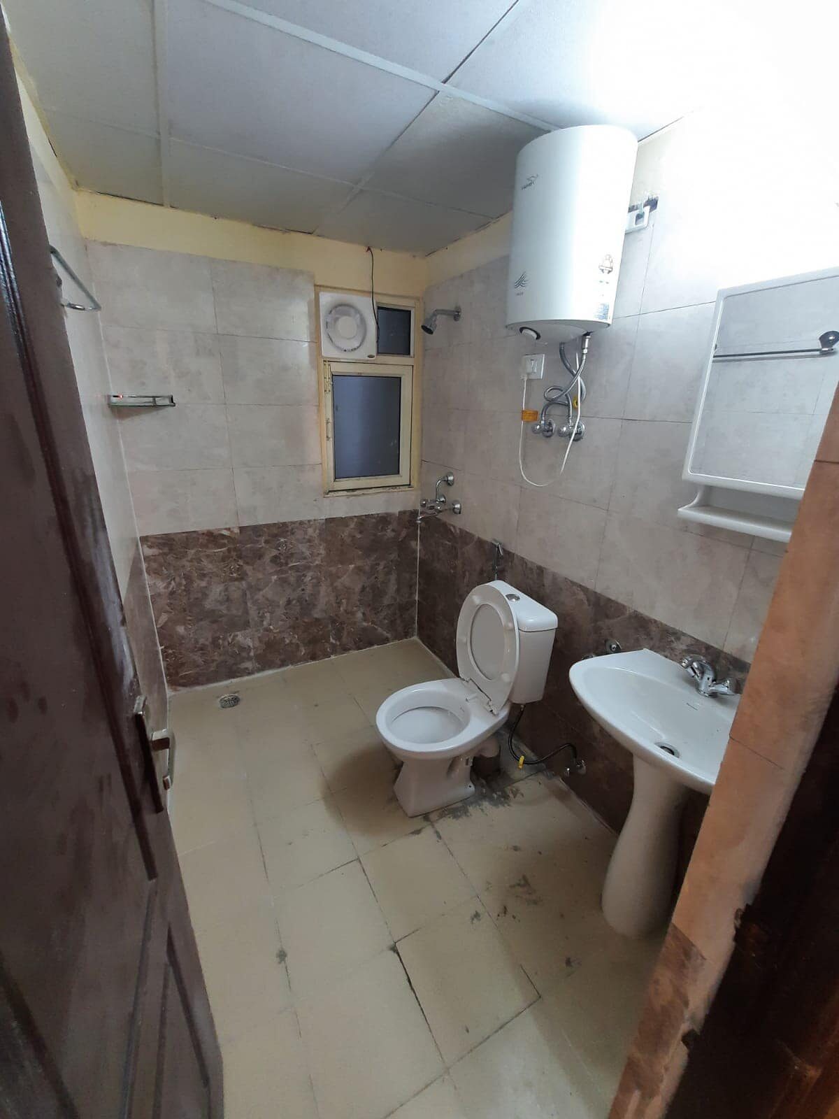 pat2 1 Bed for Rent in Noida, India