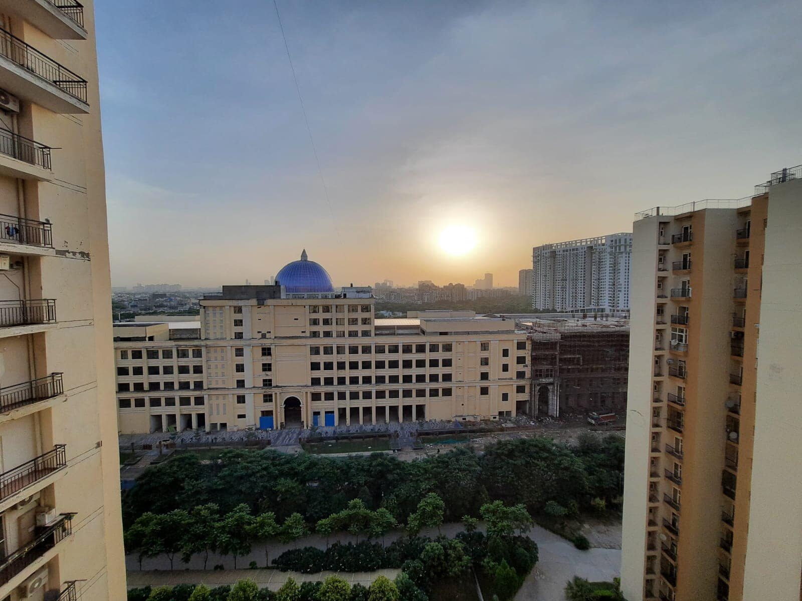 pat3 1 Bed for Rent in Noida, India