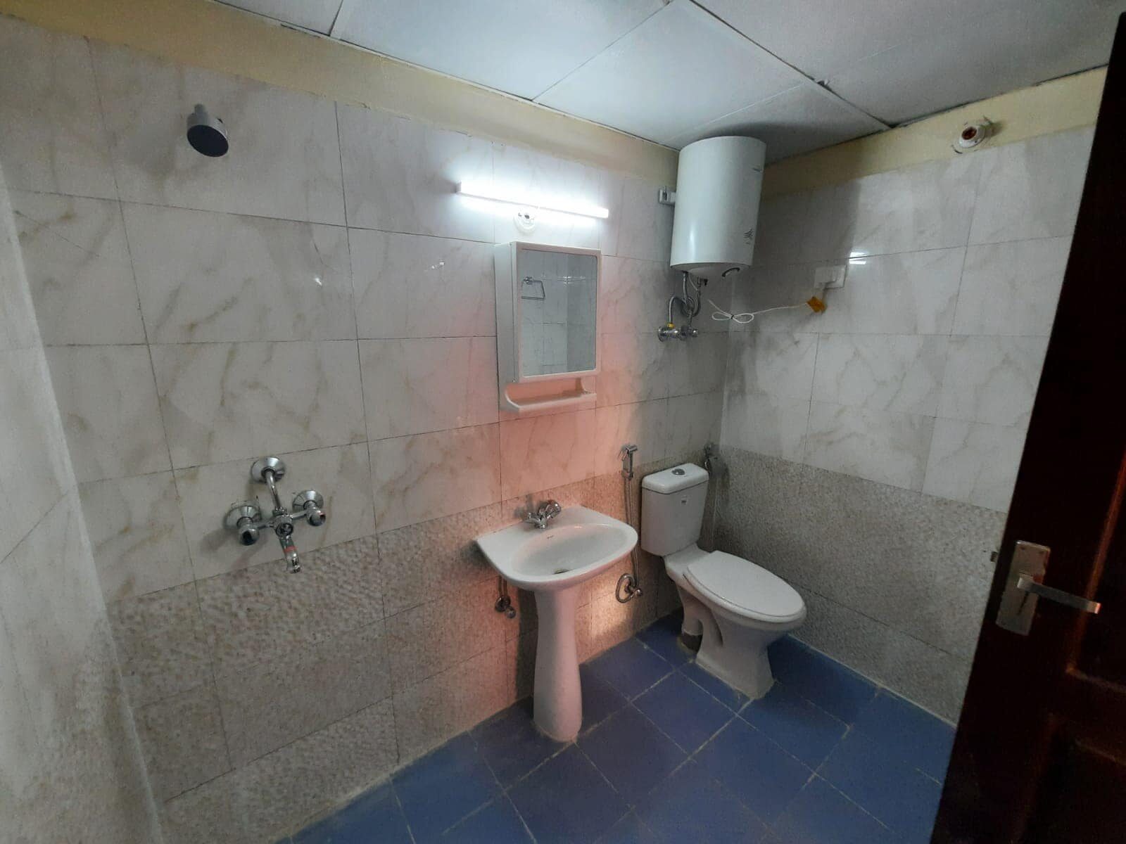 pat4 1 Bed for Rent in Noida, India