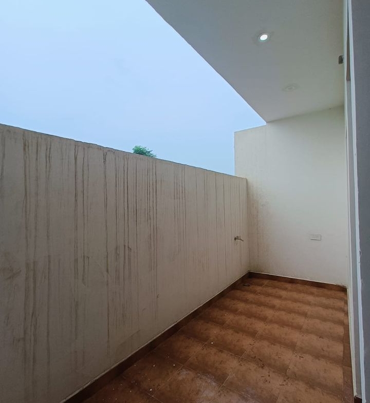 3 beds 2 baths Flat for sale