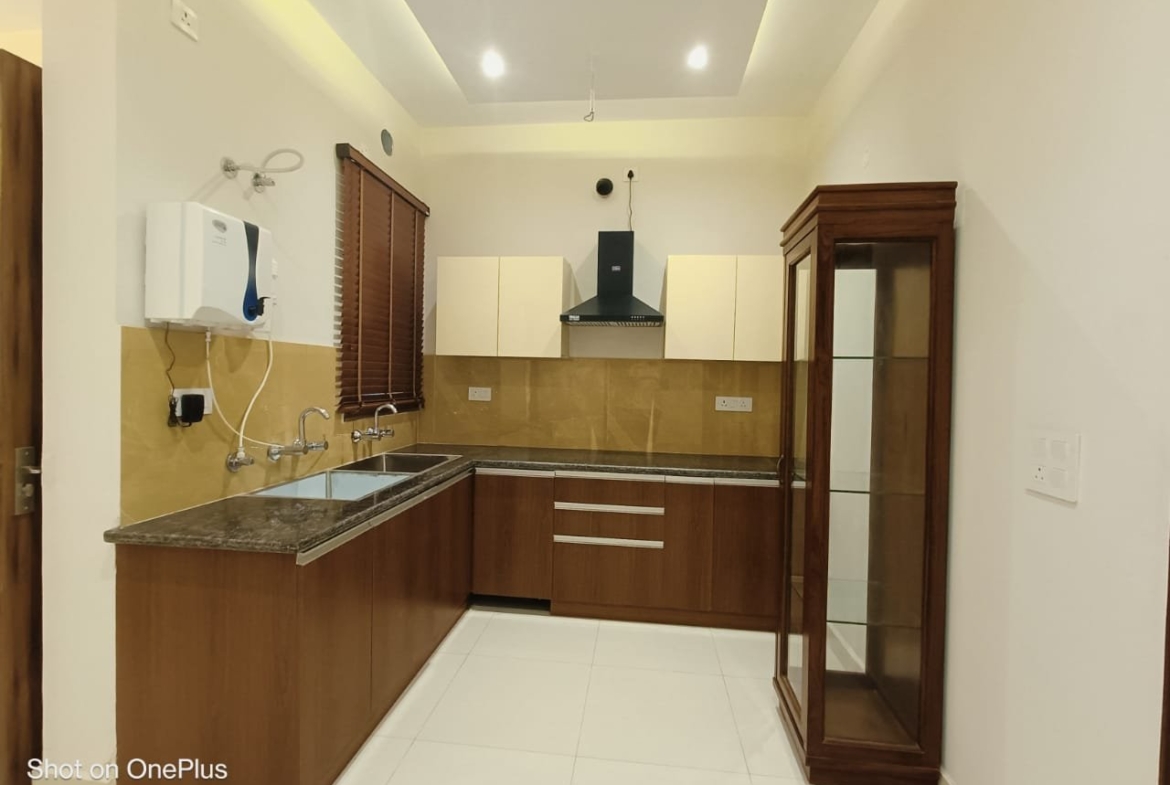 3 beds 2 baths Flat for sale