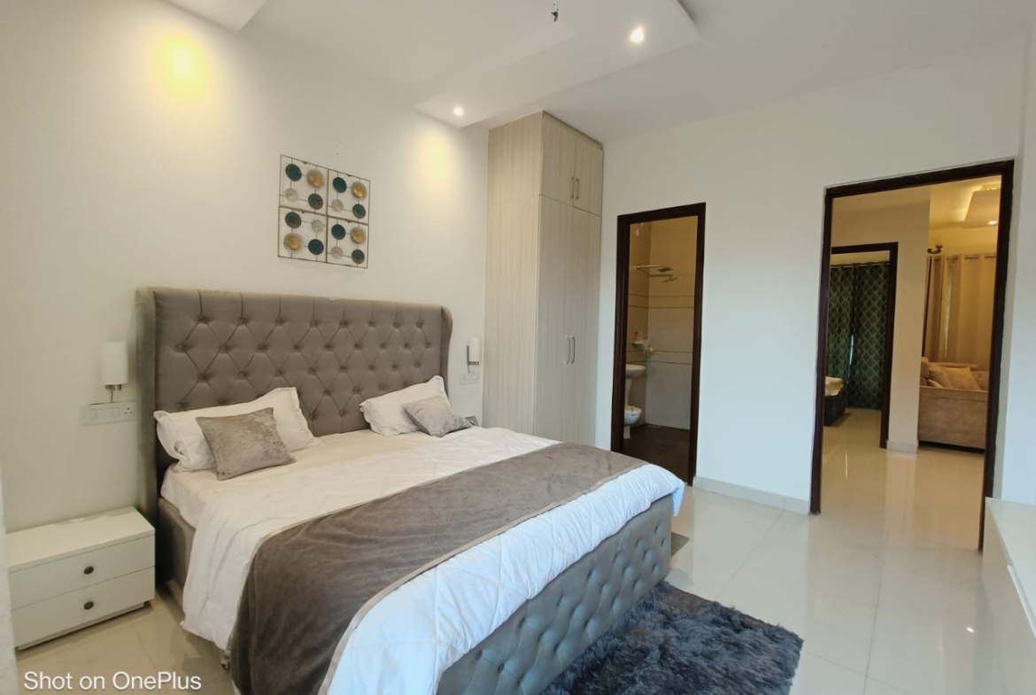 3 beds 2 baths Flat for sale