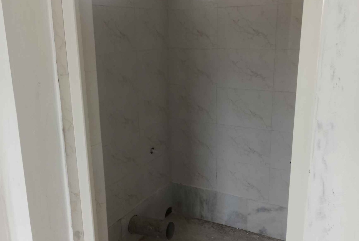 3 Beds 2 Baths – Apartment for Sale in Kolkata