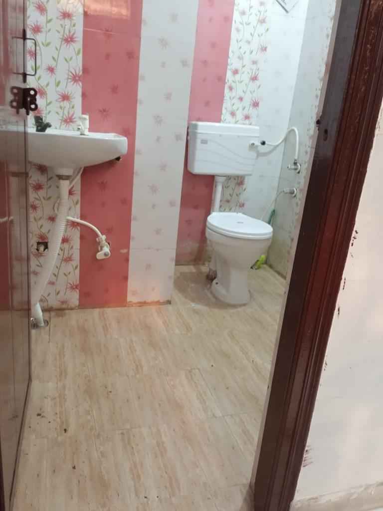 20 Beds 18 Baths – House