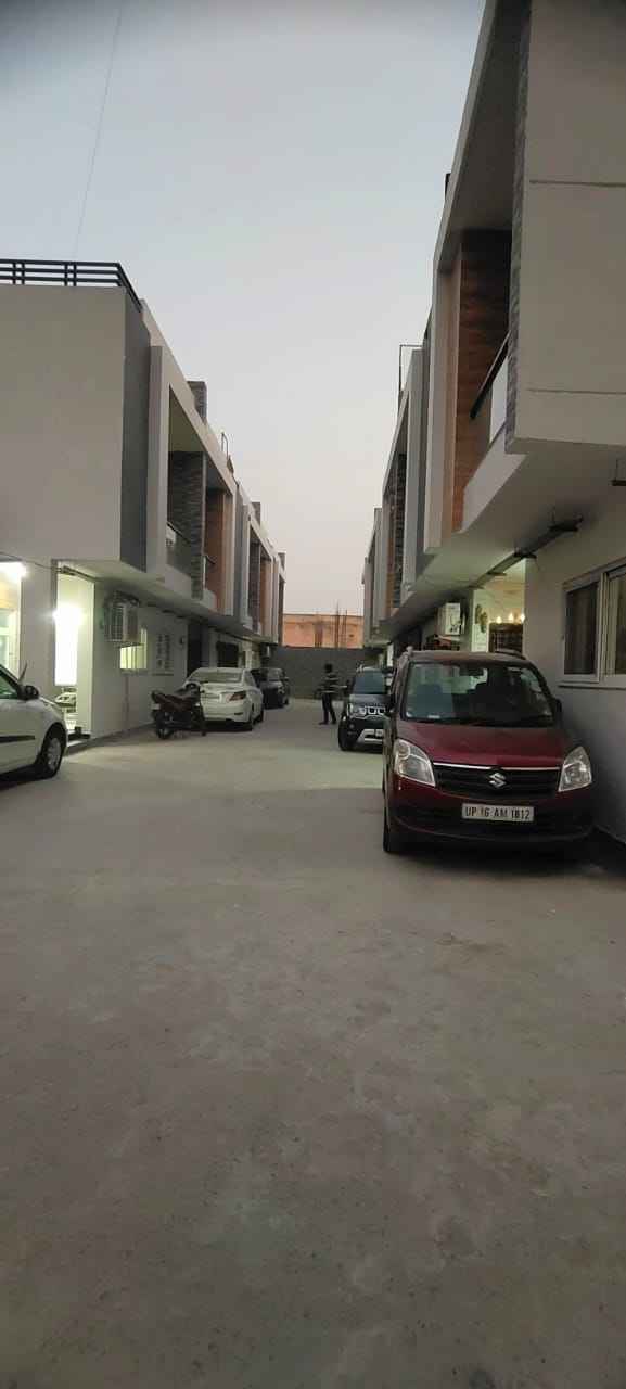 3 Beds 3 Baths – House for Sale Uttar Pradesh, India
