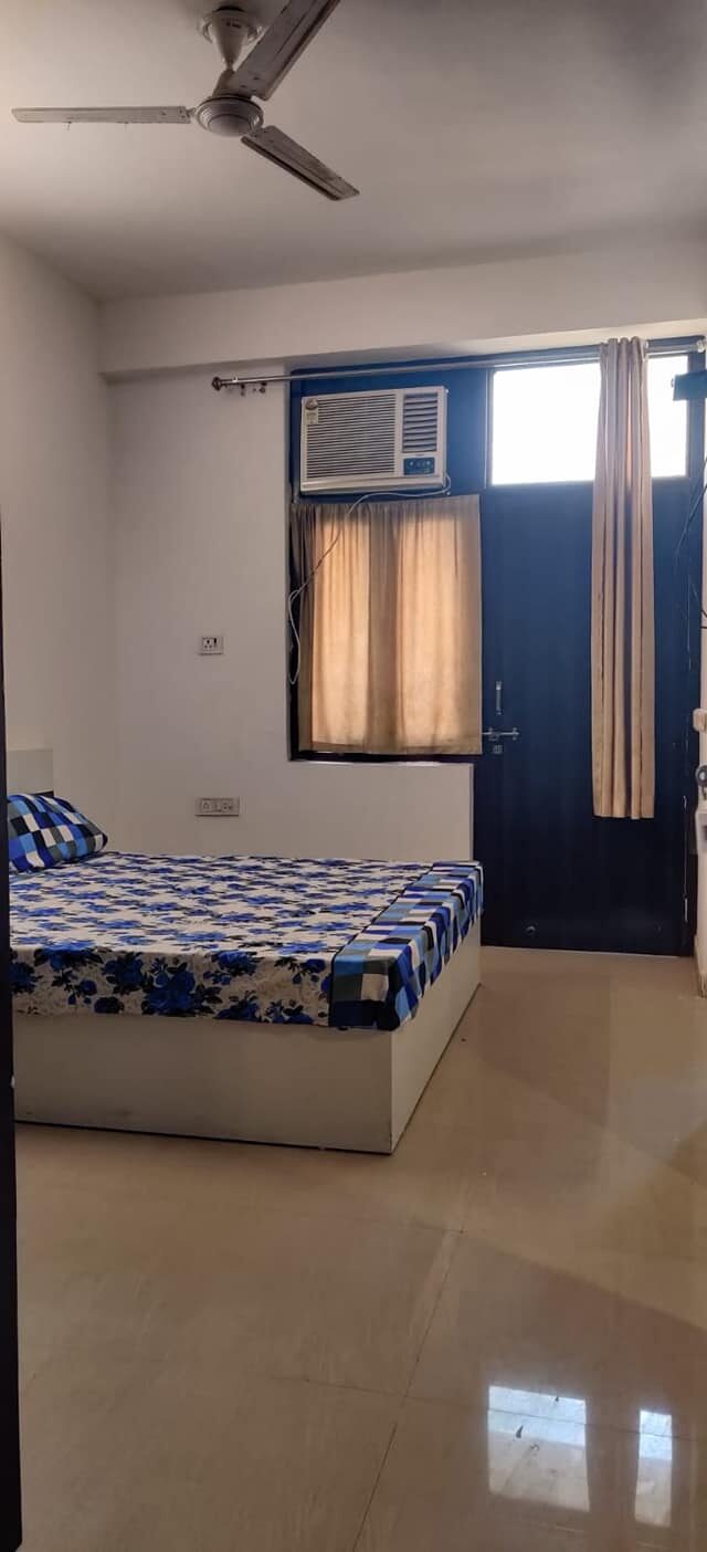 Unisex PG Sector 45 Noida