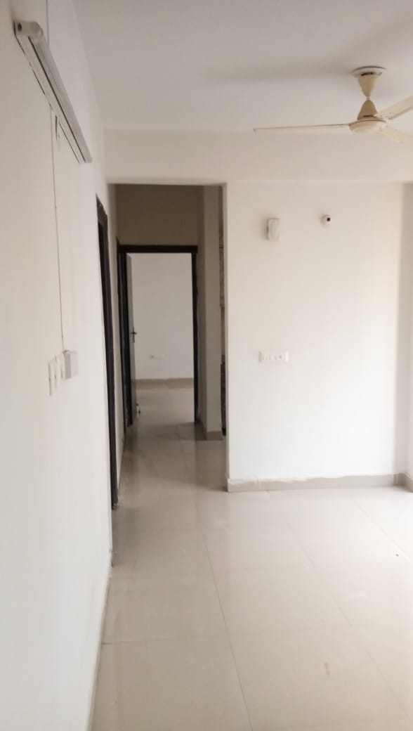 ru5 Flat for Sale in Noida Buddha Nagar, Uttar Pradesh, India