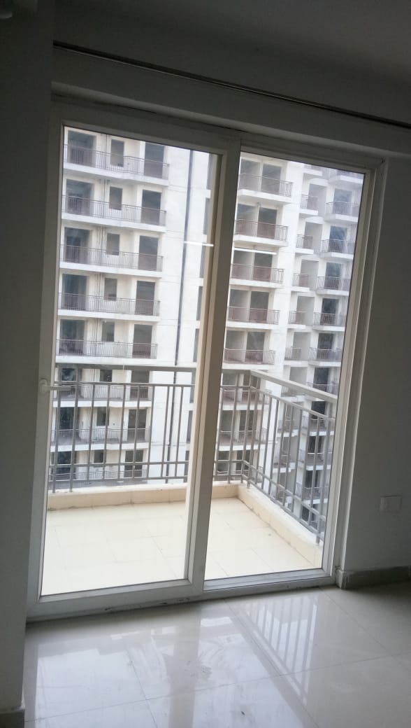 ru6 Flat for Sale in Noida Buddha Nagar, Uttar Pradesh, India