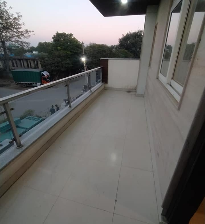 FULLY FURNISHED SERVICE APPRTMENT ROOMS AVAILABLE FOR RENT