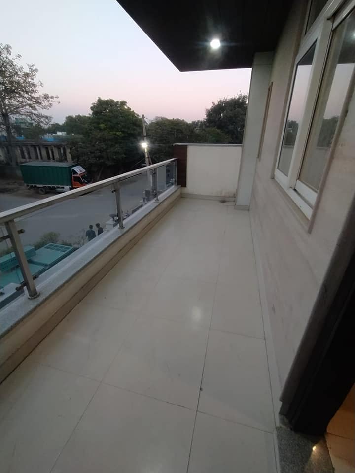 FULLY FURNISHED SERVICE APPRTMENT ROOMS AVAILABLE FOR RENT