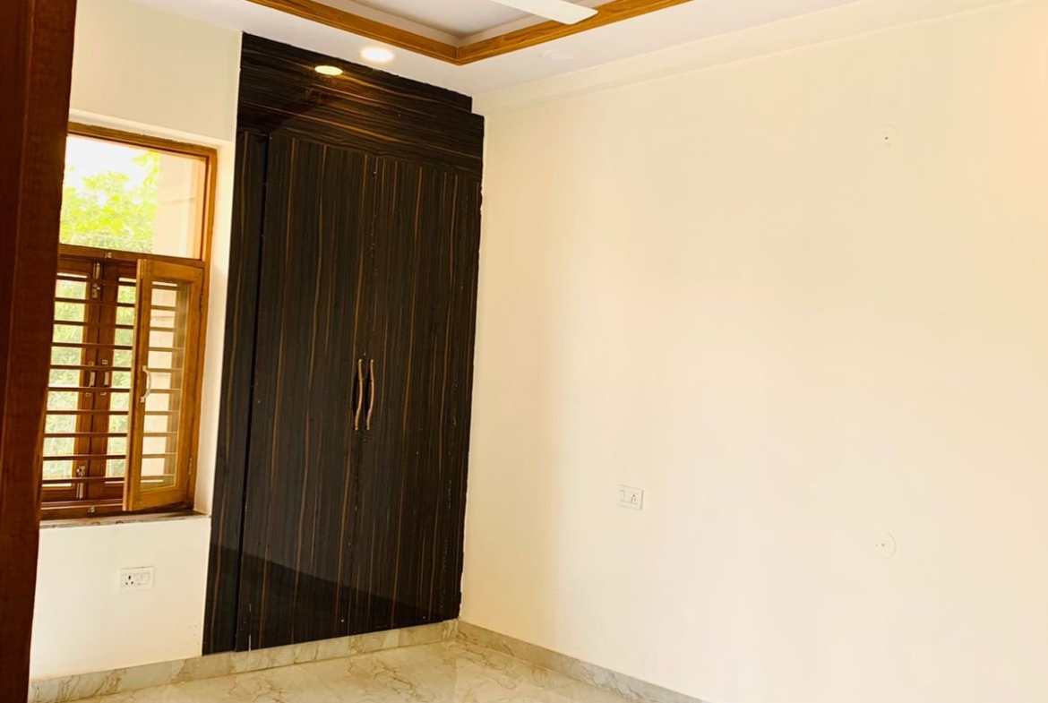 4 bedroom Flat for Sale in Faridabad, India