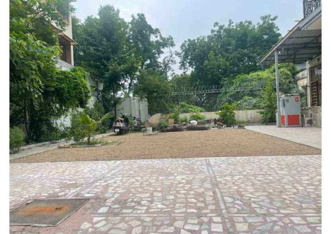 6 Bedroom Luxury House for Sale in Ahmedabad, Gujarat