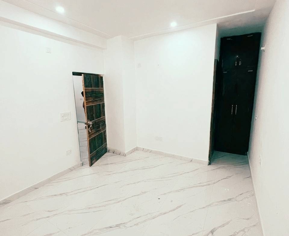 Beautiful 4 bed villa for sale at a very low price in Noida, India.