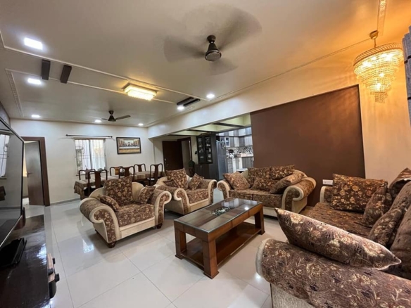 3 Bedroom Penthouse for Sale in Pune, Maharashtra.