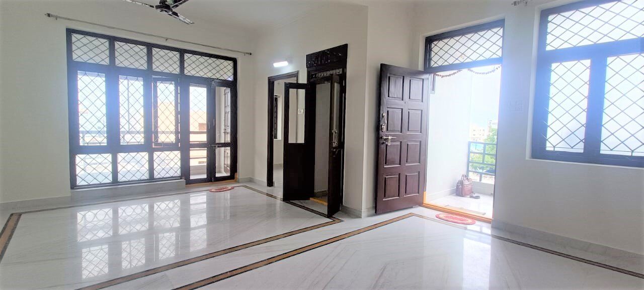 lu RE-SALE FURNISHED 3BHK FLAT FOR SALE @ ATHAPUR, HYDERABAD.