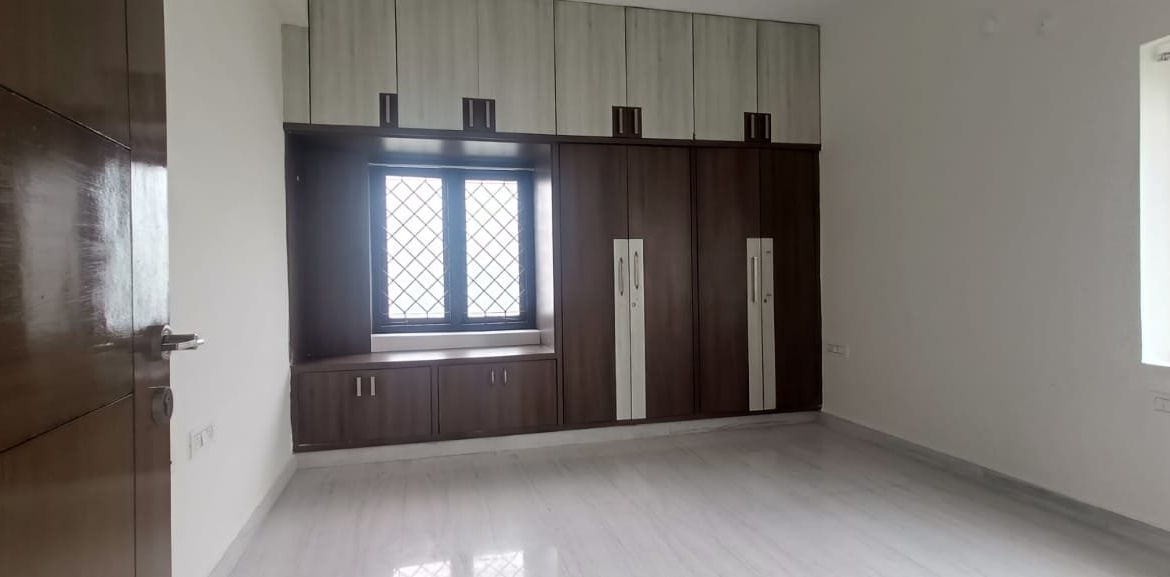 RE-SALE FURNISHED 3BHK FLAT FOR SALE @ ATHAPUR, HYDERABAD.