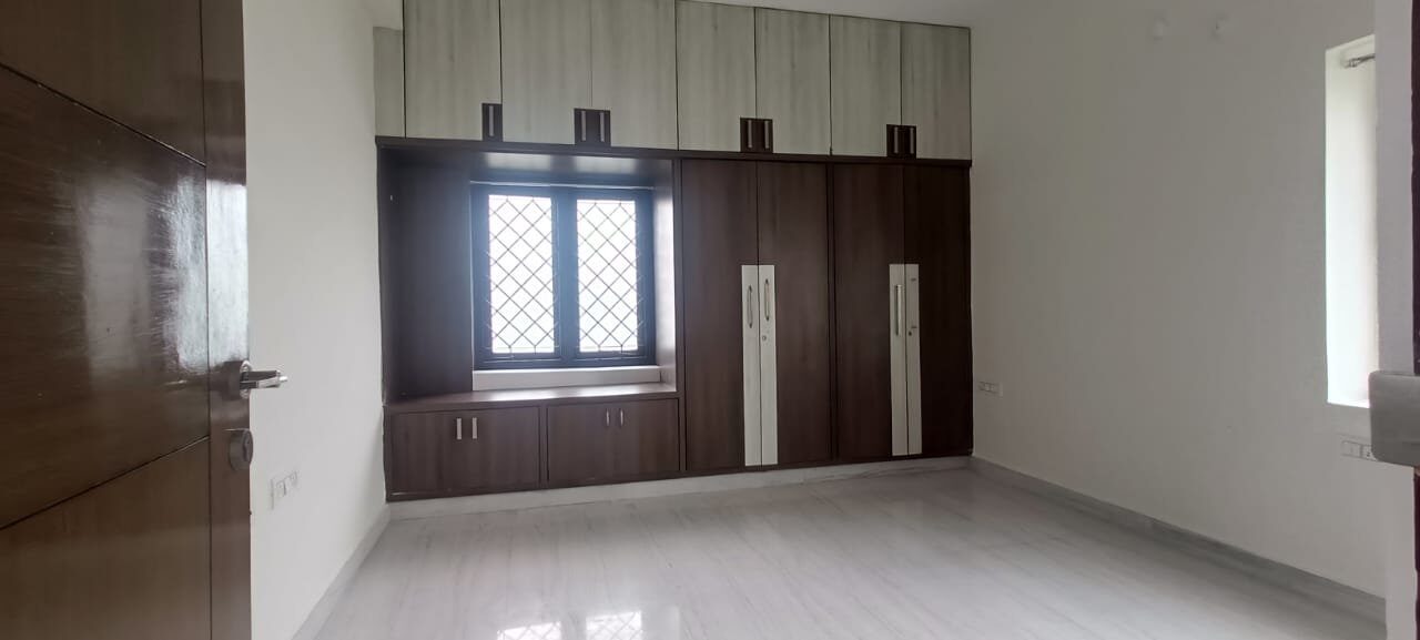 lu7 RE-SALE FURNISHED 3BHK FLAT FOR SALE @ ATHAPUR, HYDERABAD.
