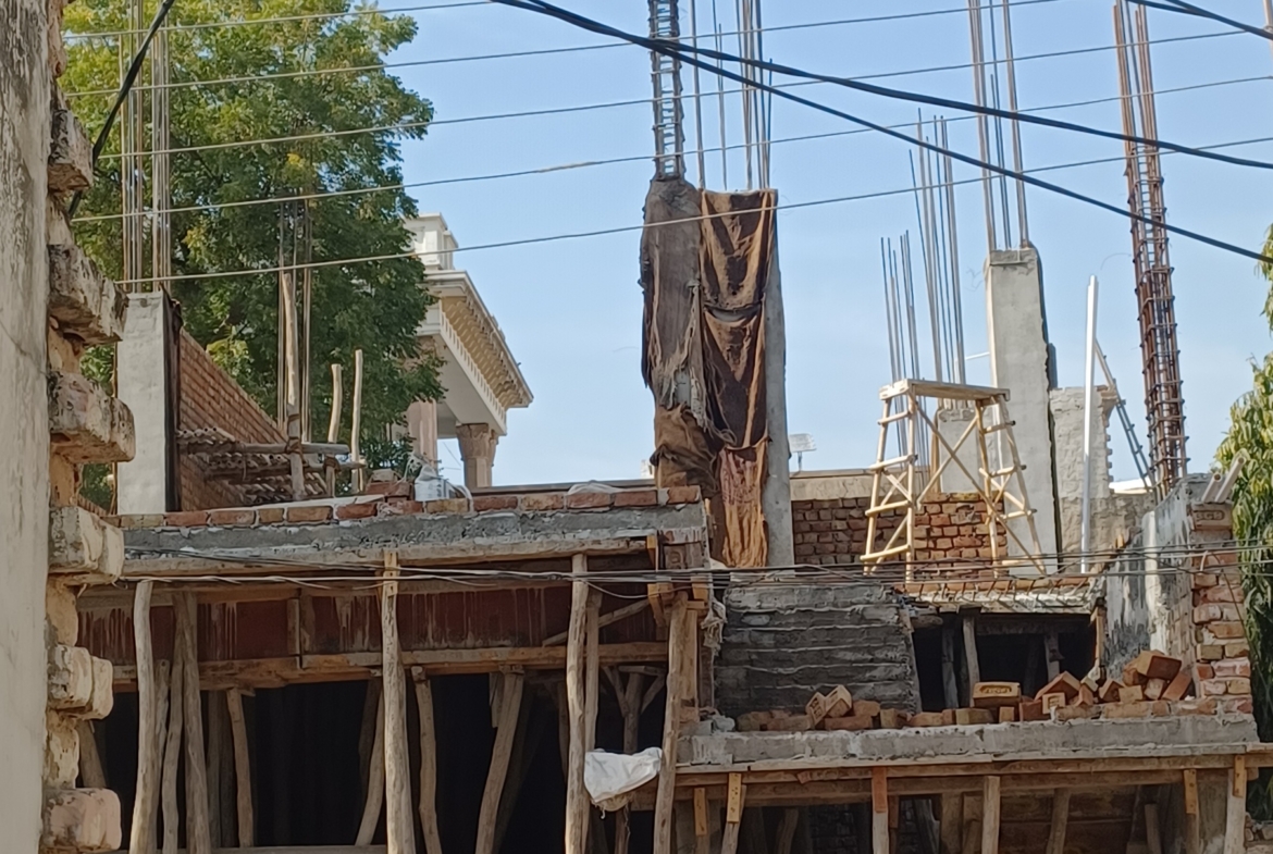 900sqft under construction building for sale