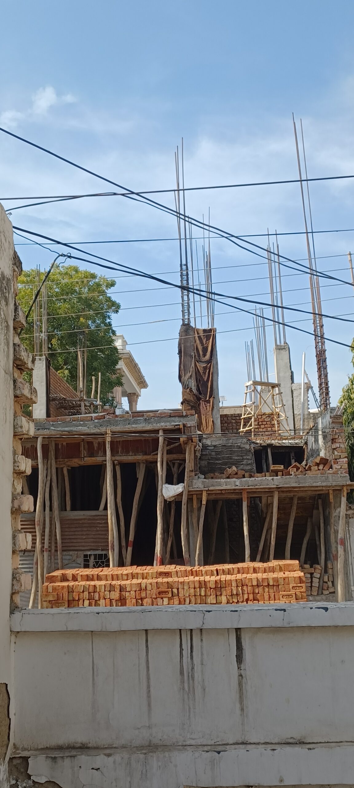 20230220_150027 900sqft under construction building for sale
