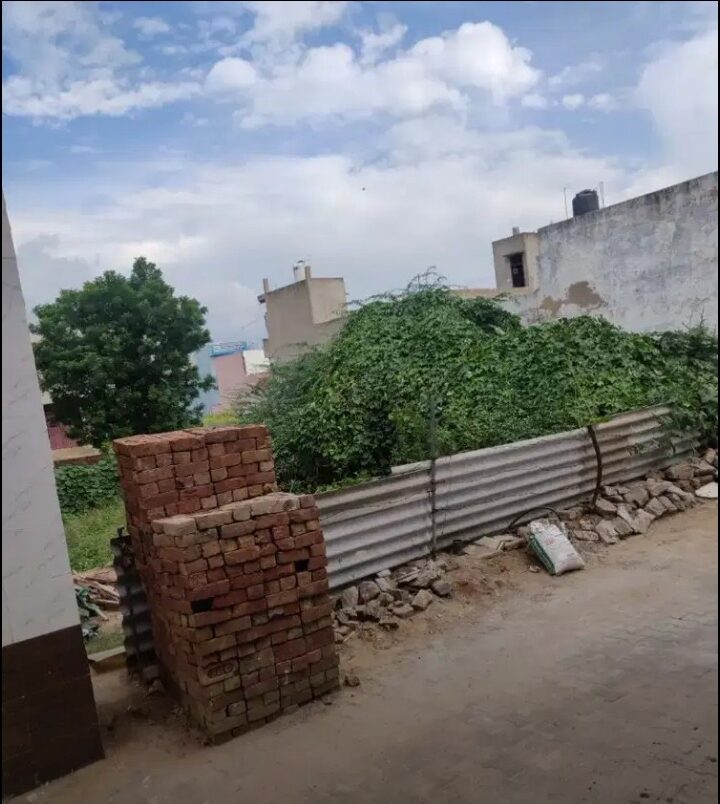 1875sqft plot for sale in Rao Tularam Vihar