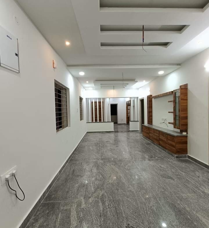4 BedroomWest face house for Sale at Tirupathi