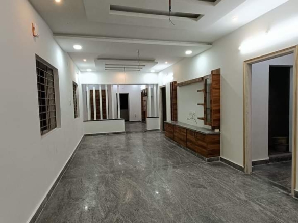 4 BedroomWest face house for Sale at Tirupathi