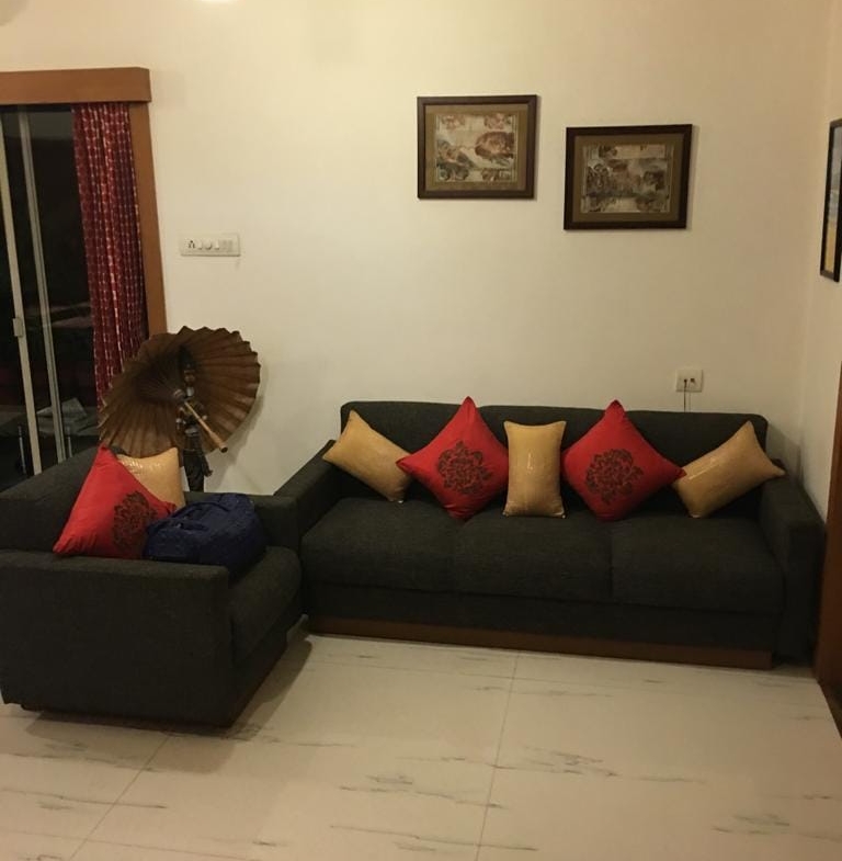 4 Beds Apartment on Rent in Ahmedabad, Gujarat