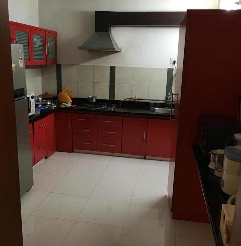 4 Beds Apartment on Rent in Ahmedabad, Gujarat