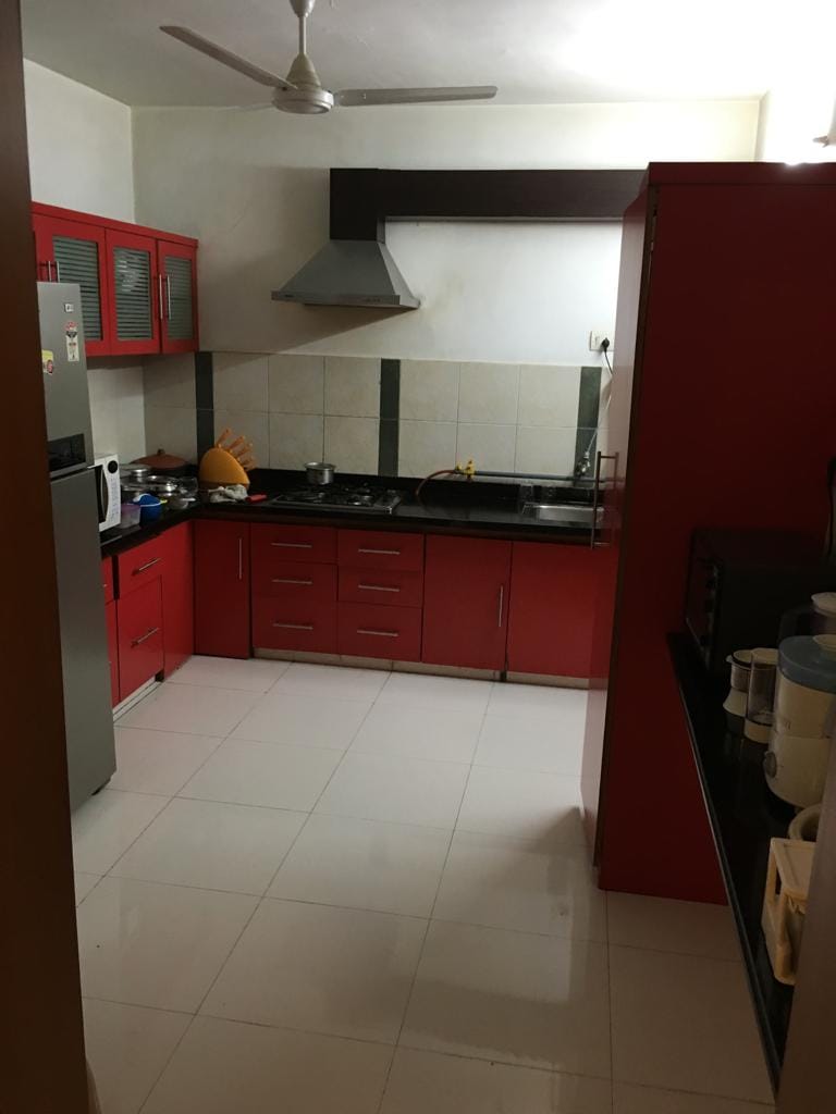 4 Beds Apartment on Rent in Ahmedabad, Gujarat