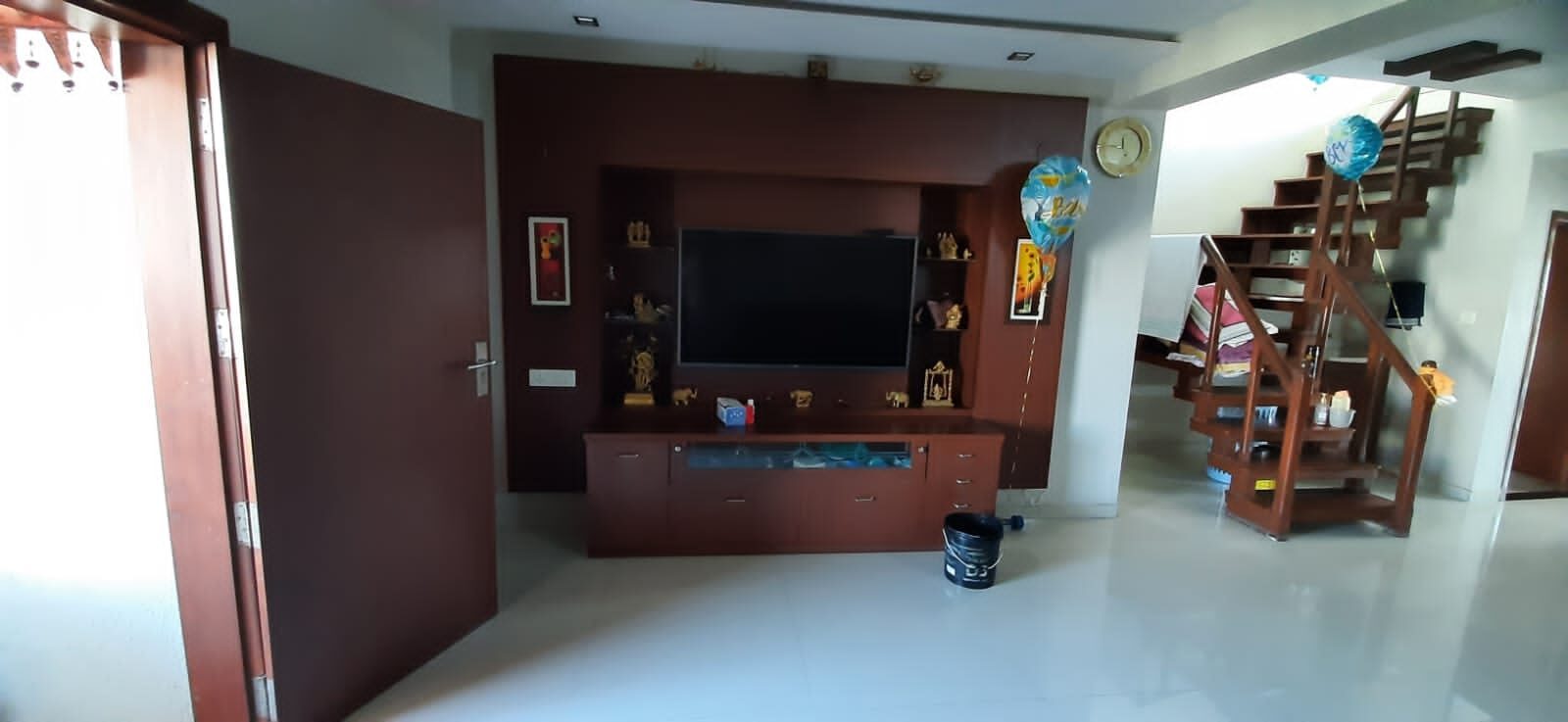 bv2 5 Bedroom House for Sale in Gujarat