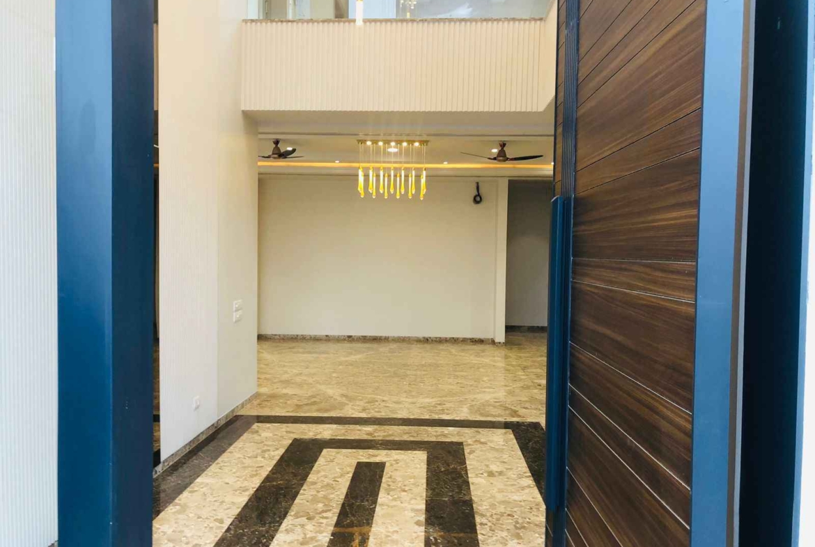 5 Beds 6 Baths – House for Sale in Chattarpur, Delhi