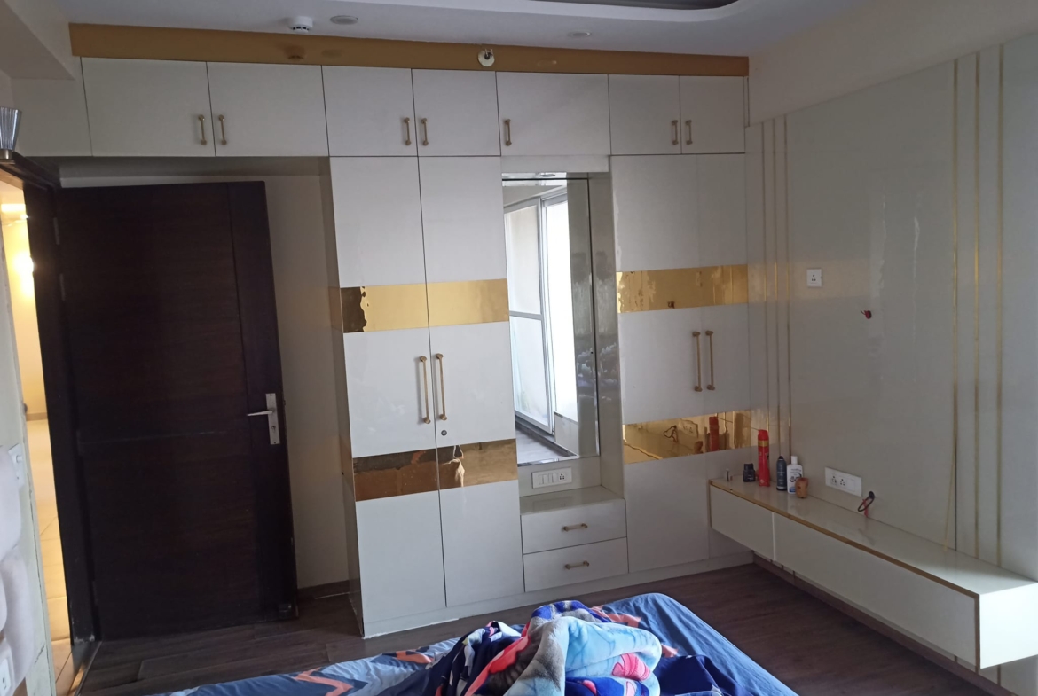 3 Bedroom Flat for Sale in Noida