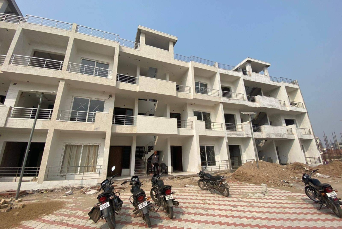 2 Bedroom Luxury Flat for Sale in Kharar, Punjab