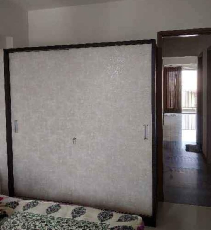 S𝗲𝗺𝗶 𝗙𝘂𝗿𝗻𝗶𝘀𝗵𝗲𝗱 𝟯 Bedroom House for Rent in Ahmedabad