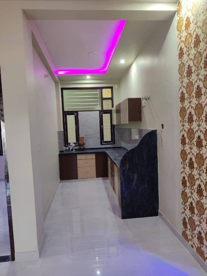 x1 4 Bedroom Villa for Sale in Delhi.